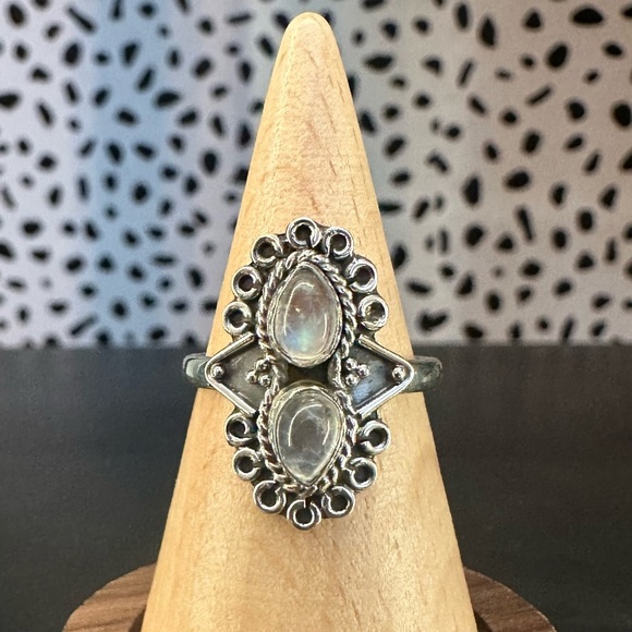 NWT Sterling Silver Double Moonstone Ring Intricate Silver Work Setting - Picture 8 of 8